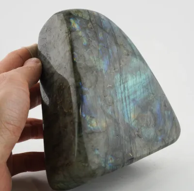 Freeform - labradorit 15cm, 2,25kg
