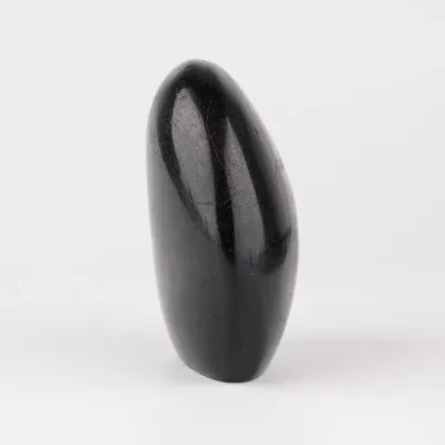 Dekoračný kameň - turmalín skory