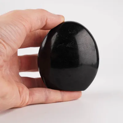 Dekoračný kameň - turmalín skory