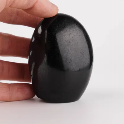 Dekoračný kameň - turmalín skoryl