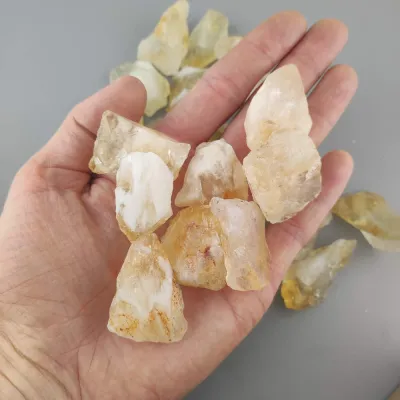 Neopracovaný kameň - citrín 20-30g