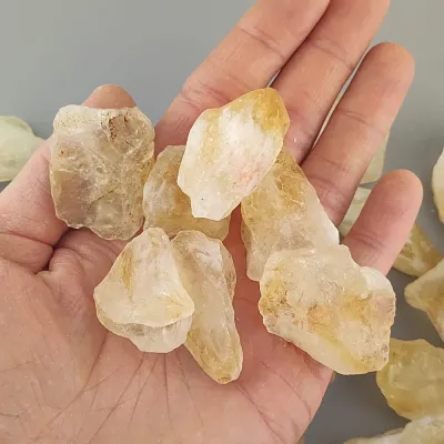 Neopracovaný kameň - citrín 20-30g