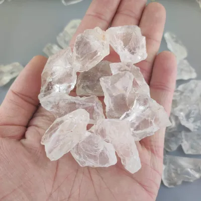 Krištáľ surový neopracovaný kameň 15-20g