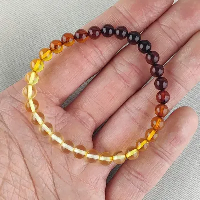 Jantár guličkový náramok