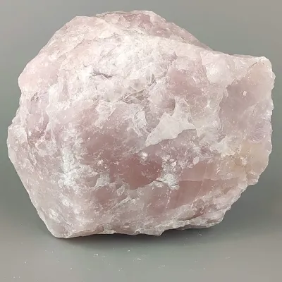 Ruženín surový kameň