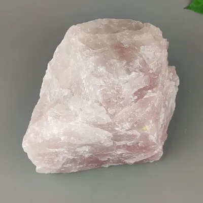Ruženín surový kameň