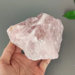 Ruženín surový kameň
